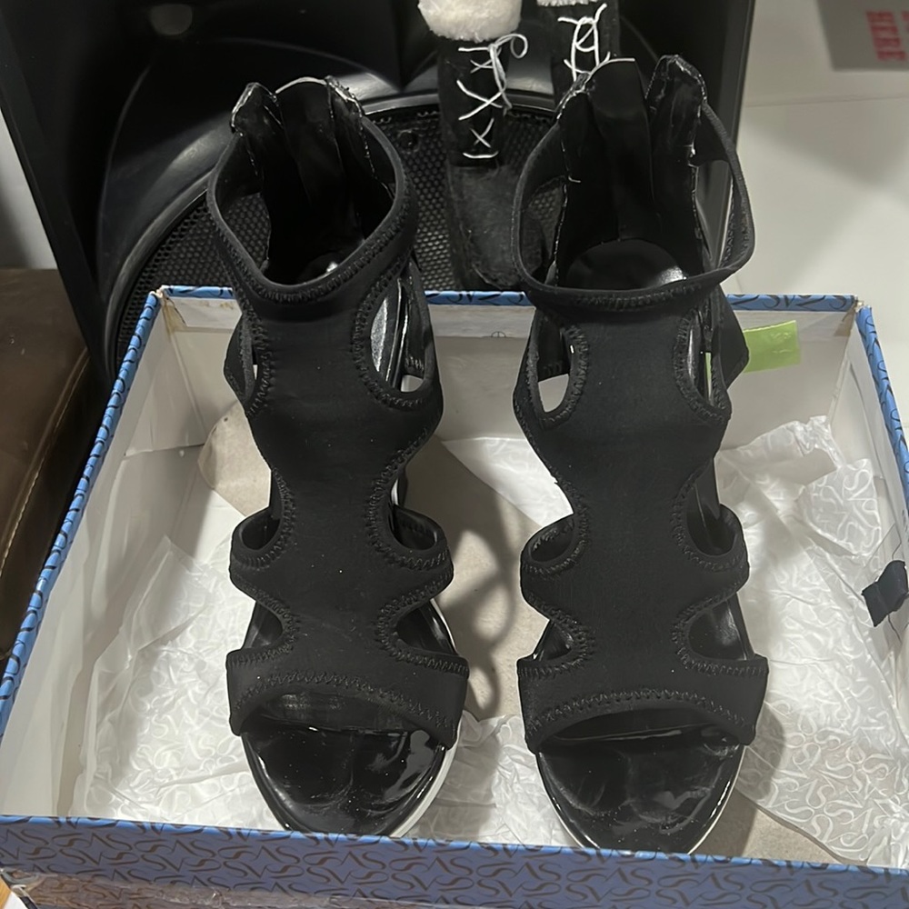 Vera Wang Wedges Like new